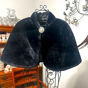 Girls L (14) Amy Byer Black Velvet Dress Cape w/ Rhinestone & Pearl Hook & Eye